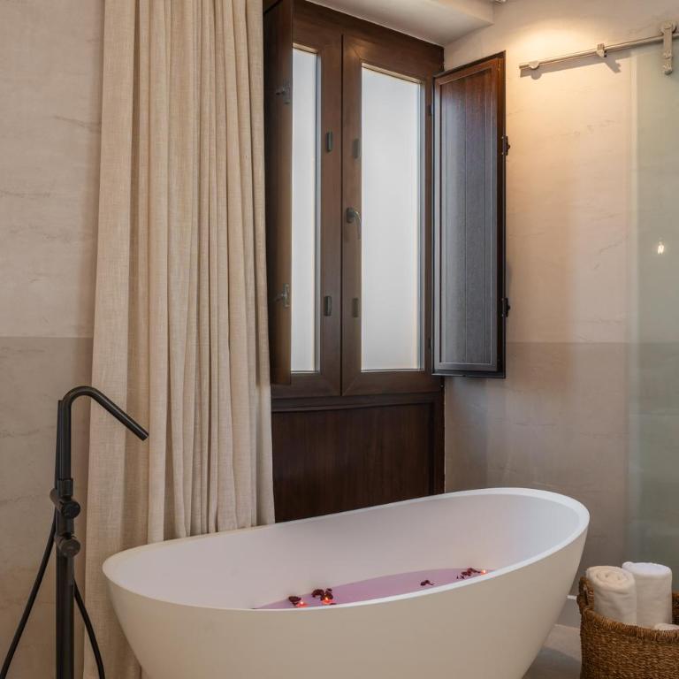 Gran Via Boutique By Florentia Homes - Three-Bedroom Apartment - 63