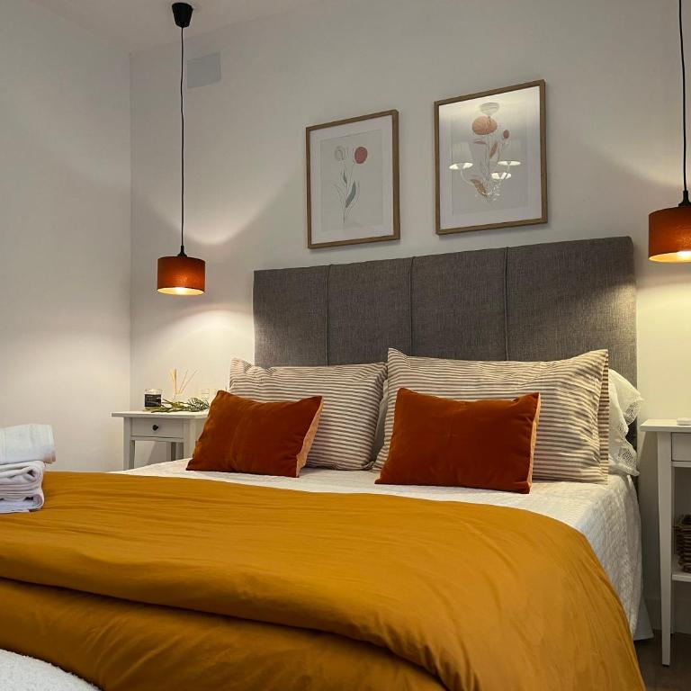 Piso Turístico Moral de la Magdalena - Three-Bedroom Apartment - 1