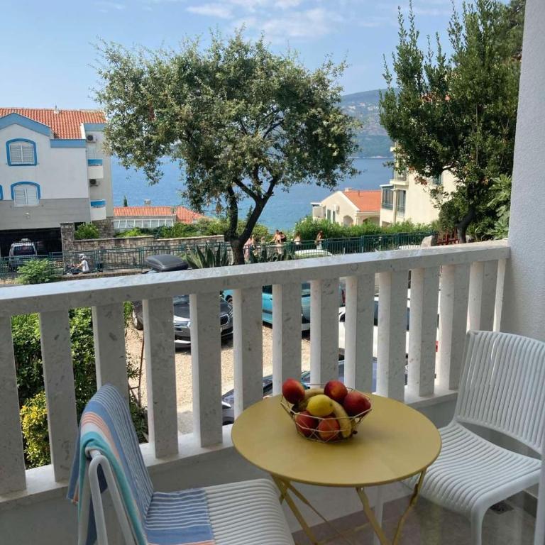 Apartments Milicevic - Double Room with Balcony and Sea View - 5
