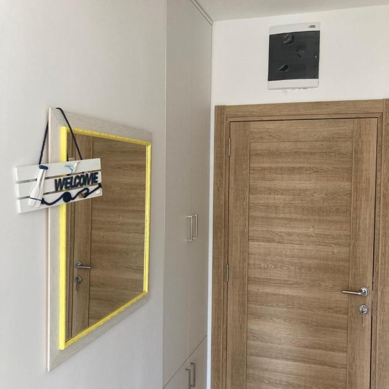 Apartments Milicevic - Double Room with Balcony and Sea View - 6