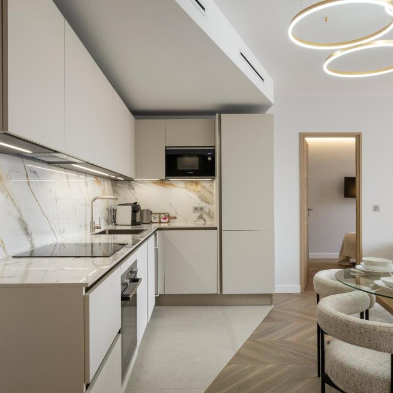 Luxury Romantic Cannes 45 Croisette Two Bedrooms - Apartamento de 2 dormitorios - 7
