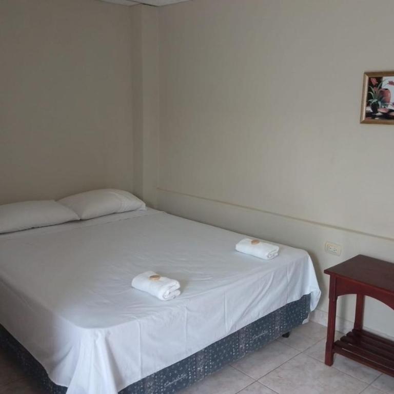 Residencia Familiar Galeon - Habitación Doble con baño privado - 1