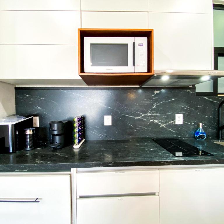 XKAA - Best Studio at 5th Ave with Pool Gym Steps to Beach - Apartamento - 26