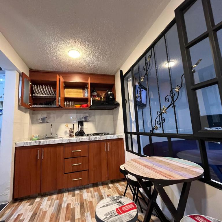 Apartasuites Bogotá 53 cerca al aeropuerto 01 - Apartamento de 2 dormitorios - 16
