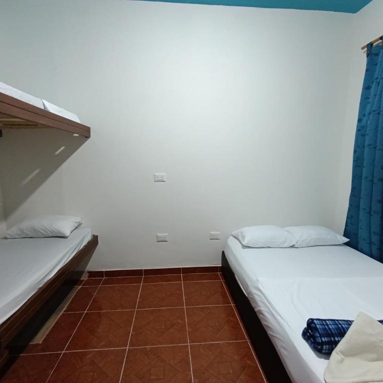 Ding-Dong Hostel - Habitación Cuádruple con baño compartido - 9