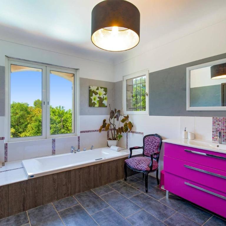 Villa Elegance by Villa Plus - Villa - 10