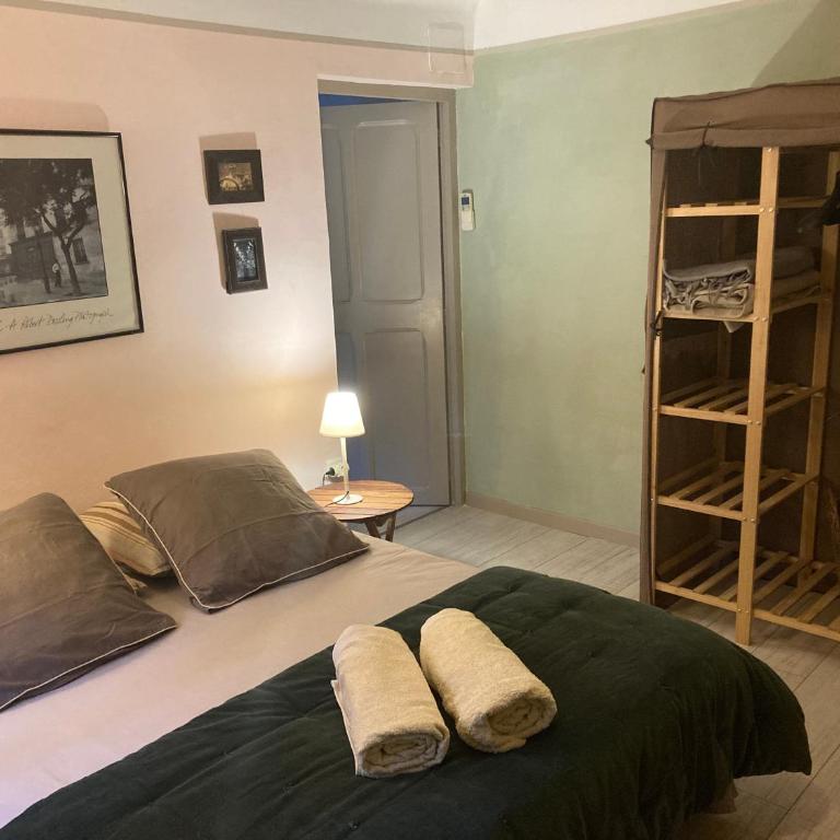 Appartement complet ou 2 Chambres de charme en centre-ville - Chambre Double avec Terrasse - 4