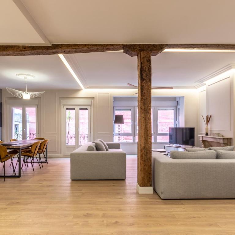 Basque museum - Three-Bedroom Apartment - 1