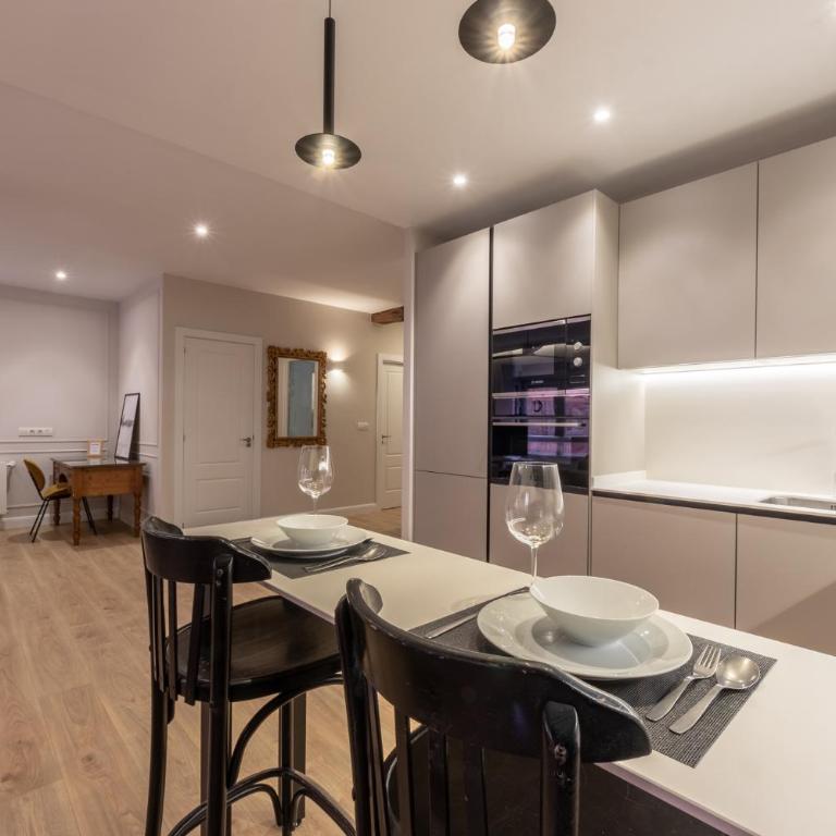Basque museum - Three-Bedroom Apartment - 18