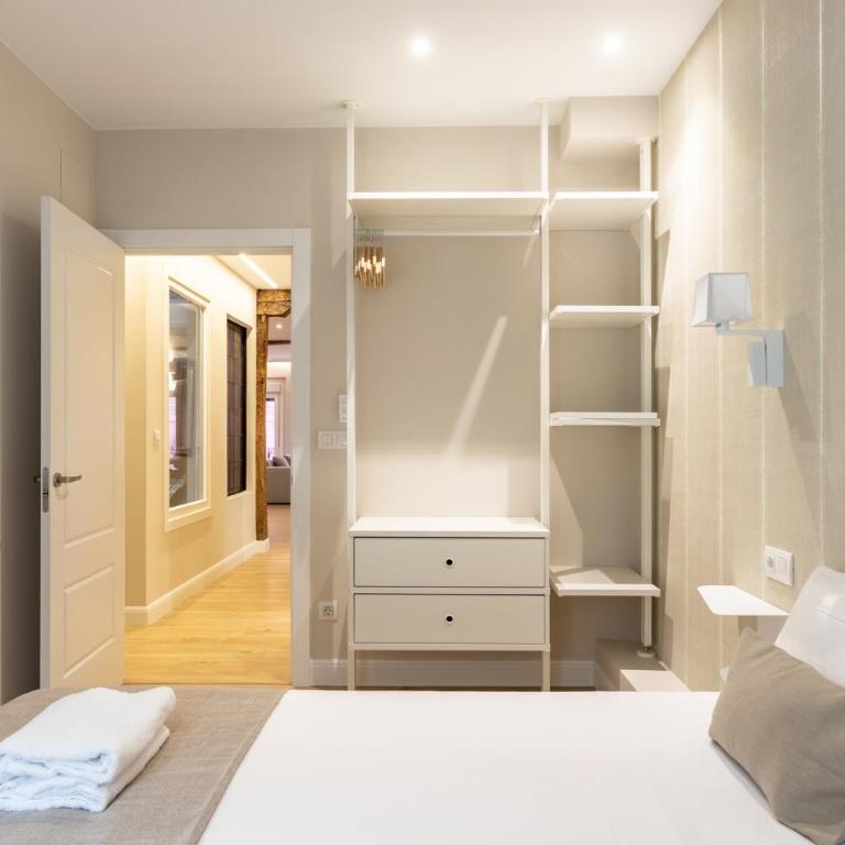 Basque museum - Three-Bedroom Apartment - 23