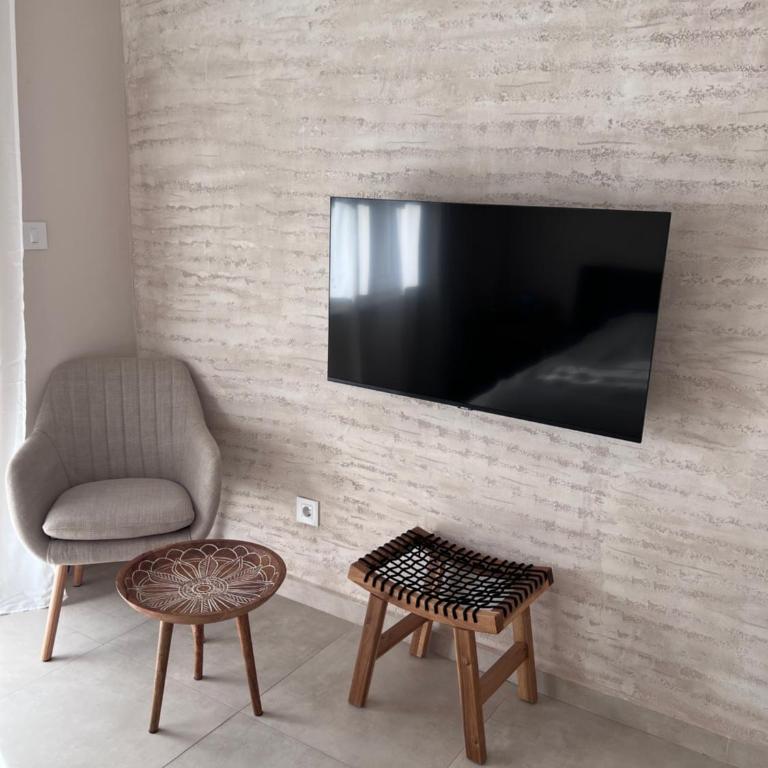 Villa Ana - Charming Appartments - Two-Bedroom Apartment with Balcony and Terrace - 8
