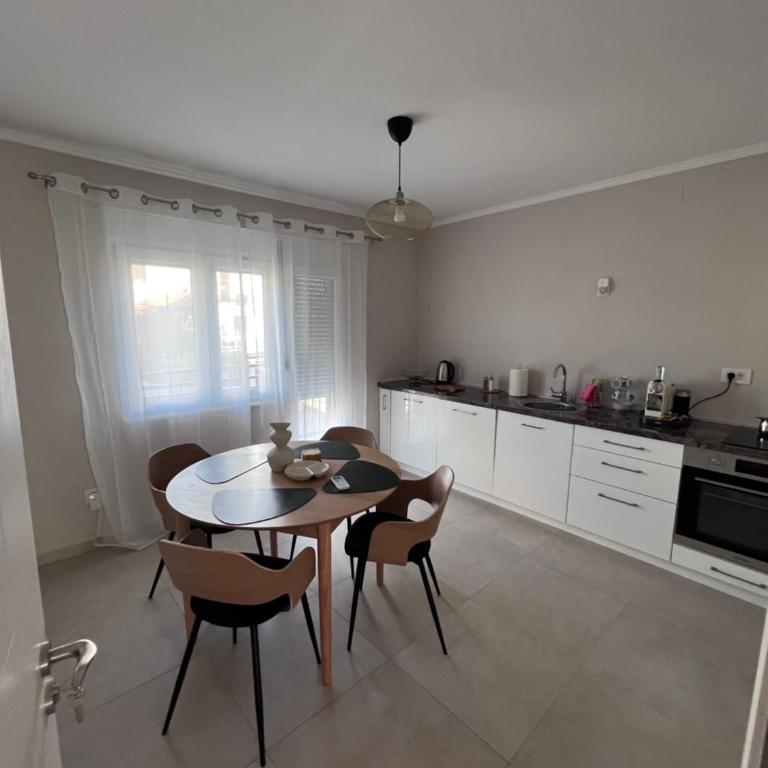 Villa Ana - Charming Appartments - Two-Bedroom Apartment with Balcony and Terrace - 14