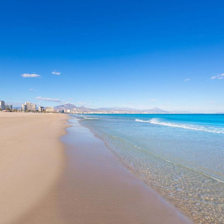 Luminoso apartamento reformado con gran terraza a 2 mins a pie de la playa de San Juan - Two-Bedroom Apartment - 28