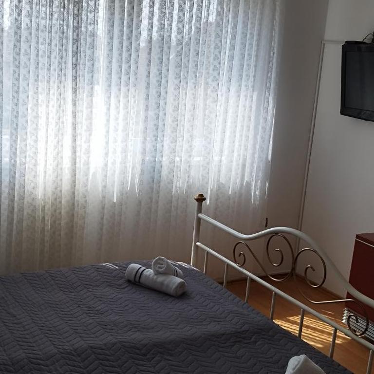 Apartman TWINS - Two-Bedroom Apartment with Terrace - 11