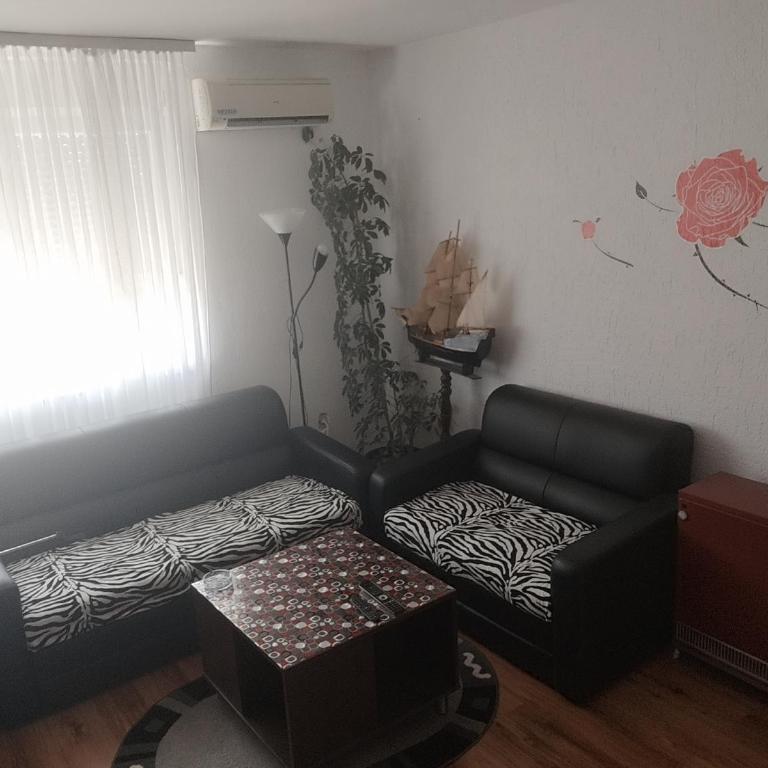 Apartman TWINS - Two-Bedroom Apartment with Terrace - 4