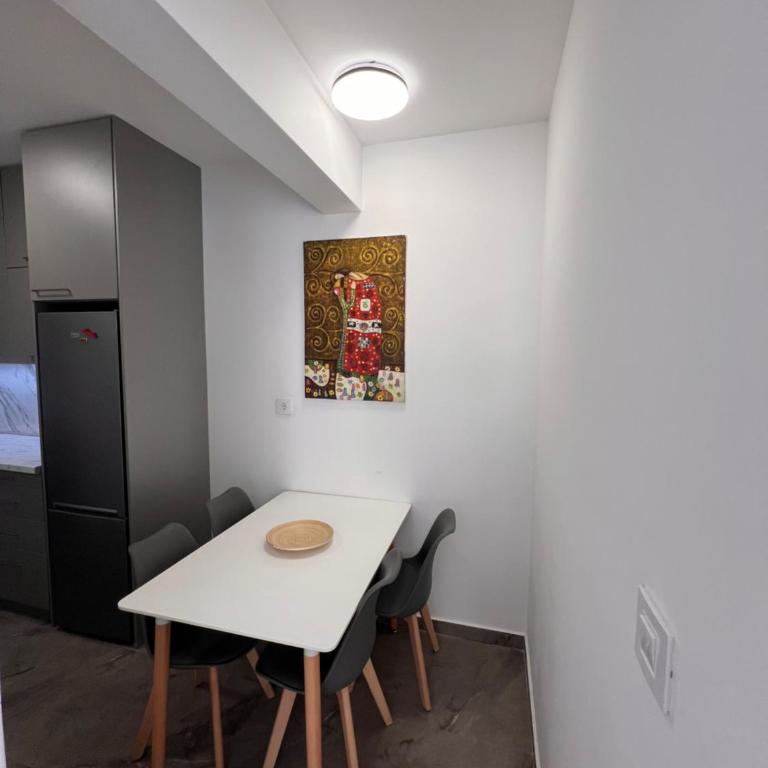 Spring Apartment - One-Bedroom Apartment - 6
