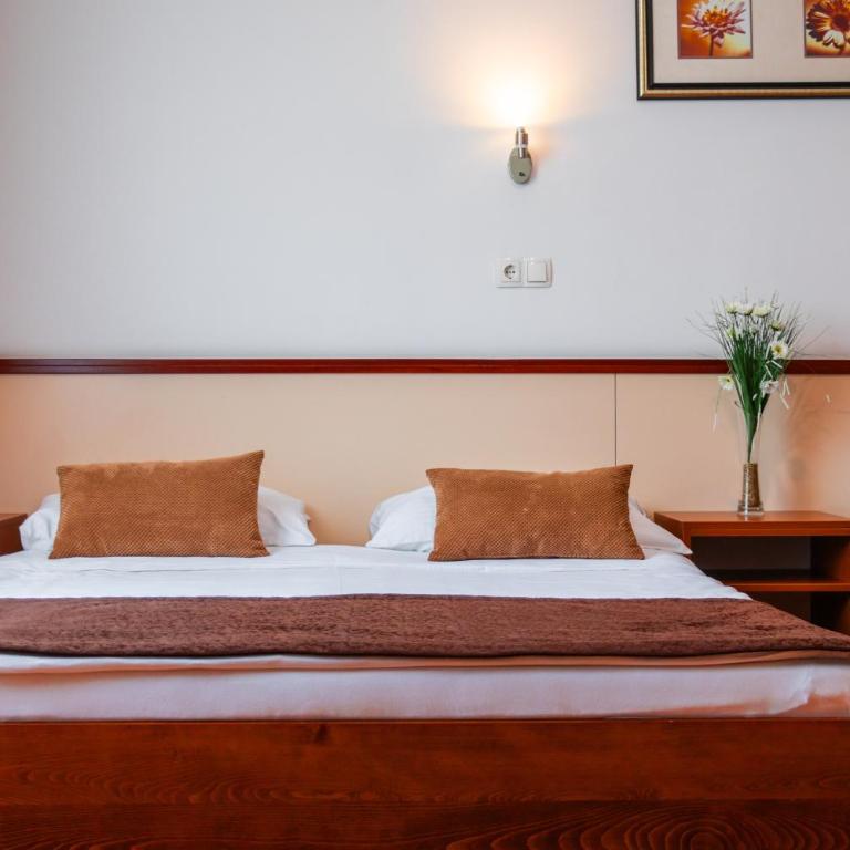Hotel Saraj - Porodična Soba - 2
