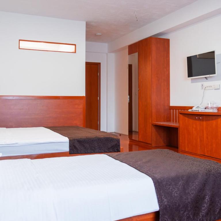 Hotel Saraj - Porodična Soba - 4