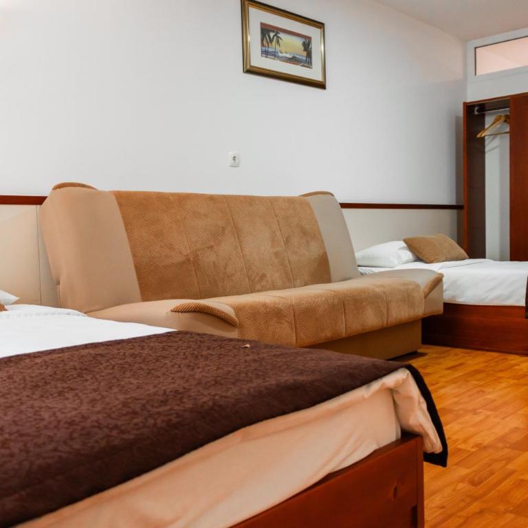 Hotel Saraj - Komfor Porodična Soba - 9
