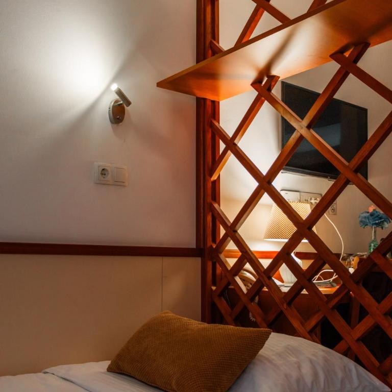Hotel Saraj - Porodična Soba - 13