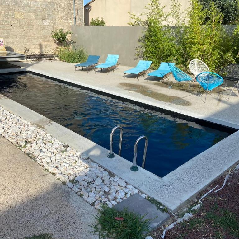Grand loft proche du centre avec jardin et piscine - Villa - 2