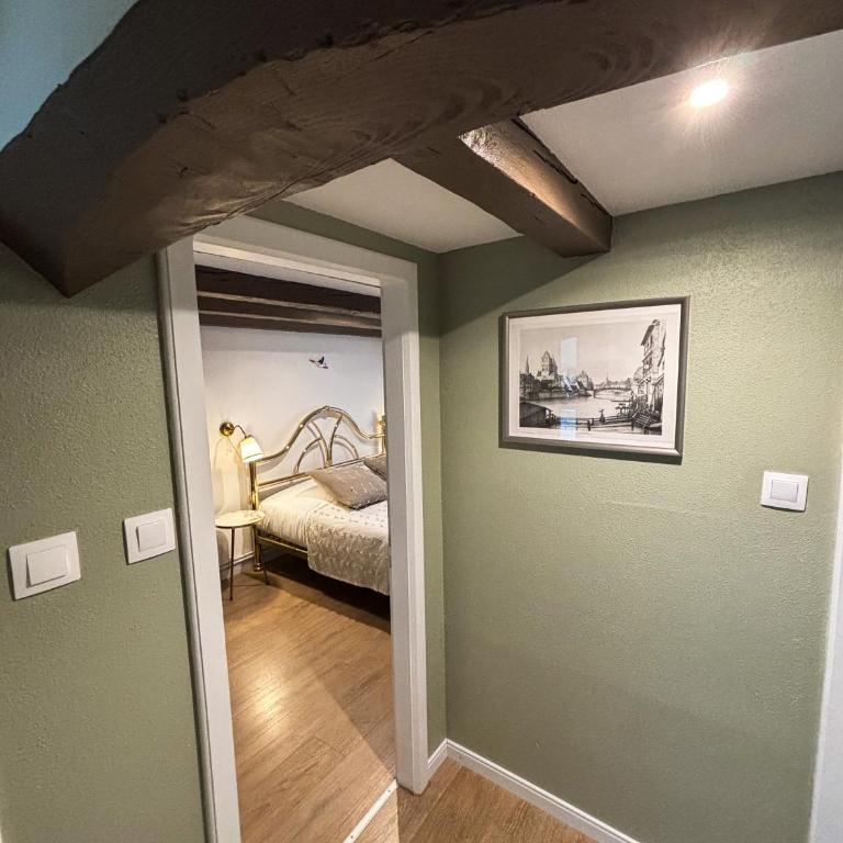 L'Harmonie des Combles - Proche Gare - Petite France - Commerces à proximité - Two-Bedroom Apartment - 27