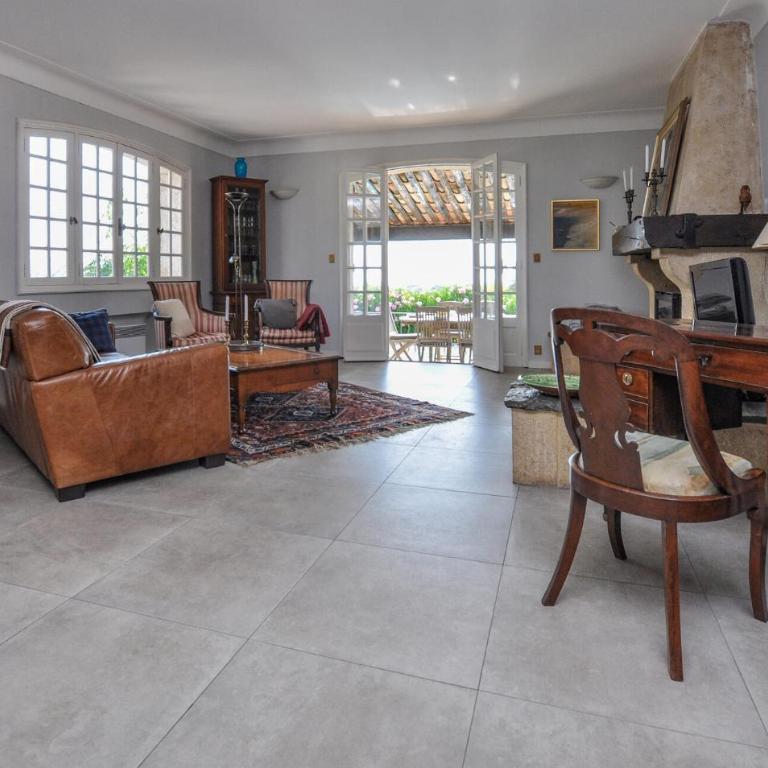Amazing Home In Antibes - Maison de Vacances 3 Chambres - 1