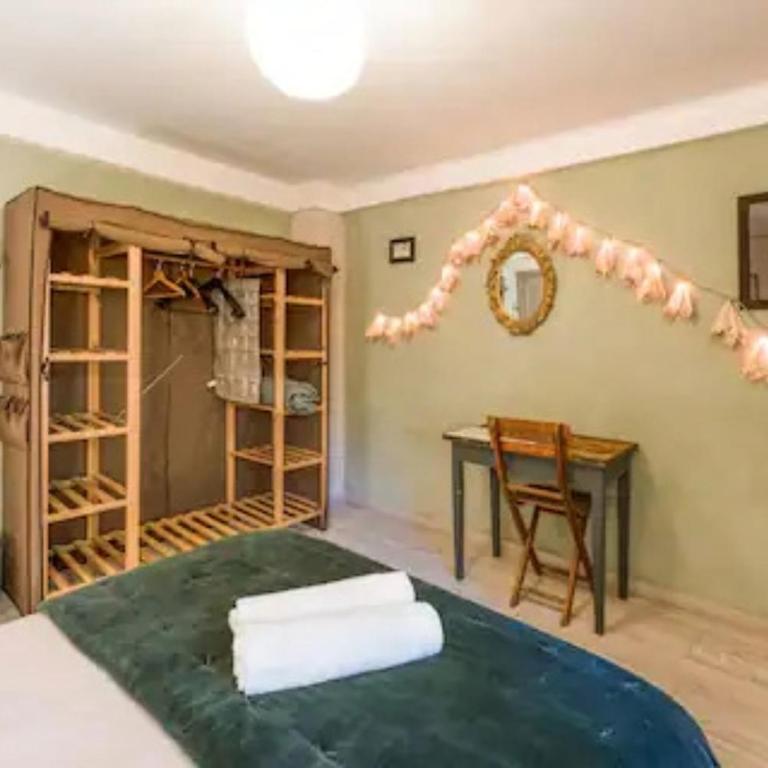 Appartement complet ou 2 Chambres de charme en centre-ville - Chambre Double avec Terrasse - 9