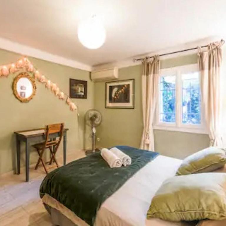 Appartement complet ou 2 Chambres de charme en centre-ville - Chambre Double avec Terrasse - 10