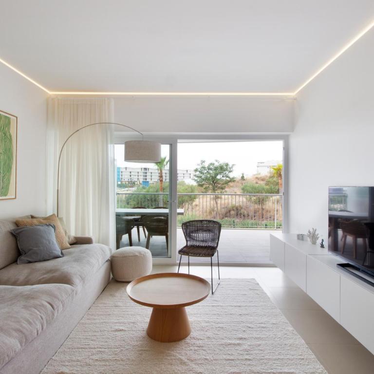 Happy Travel South Beach 5-2B - Apartment with Sea View - 5