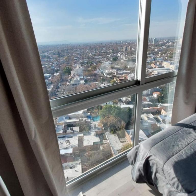 Moderno Departamento Piso 16 con pileta - Apartamento de 2 dormitorios - 15