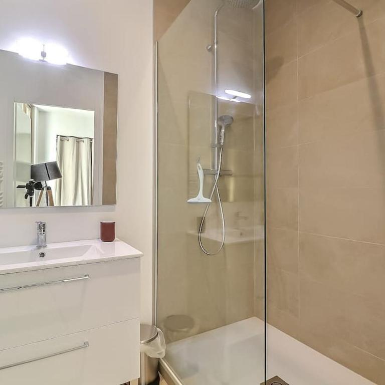Appart de 70m2 en RDC à 6 mn à pied des monuments - Two-Bedroom Apartment - 3