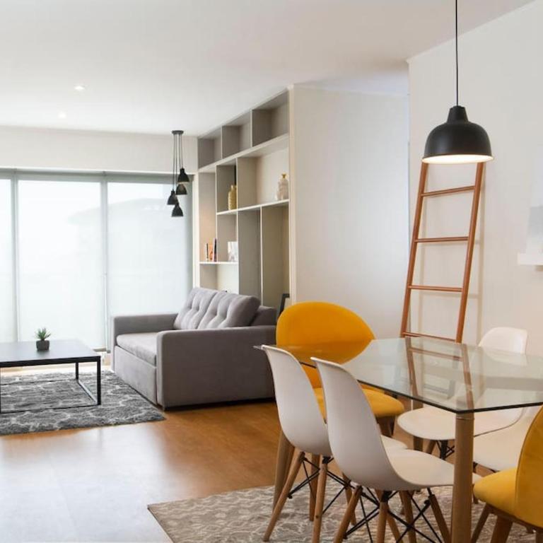 Comfort and Space 3bed and 2 and haf bath centric location - One-Bedroom Apartment - 1