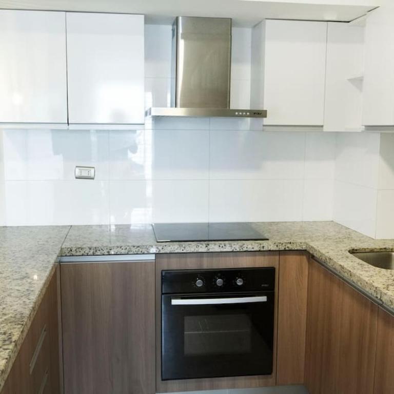 Comfort and Space 3bed and 2 and haf bath centric location - One-Bedroom Apartment - 8