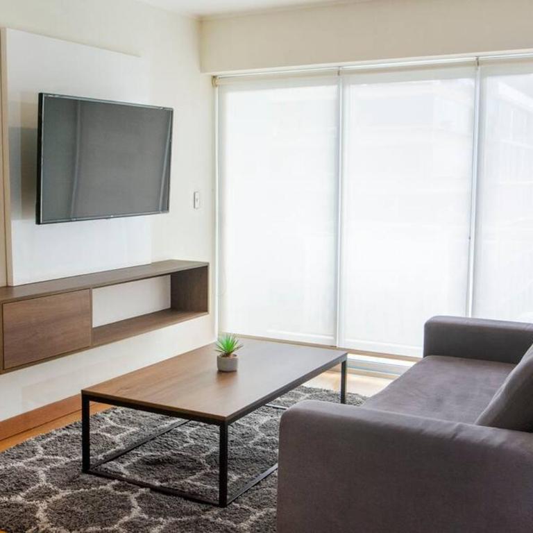 Comfort and Space 3bed and 2 and haf bath centric location - One-Bedroom Apartment - 9