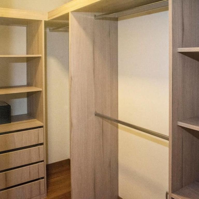 Comfort and Space 3bed and 2 and haf bath centric location - One-Bedroom Apartment - 11