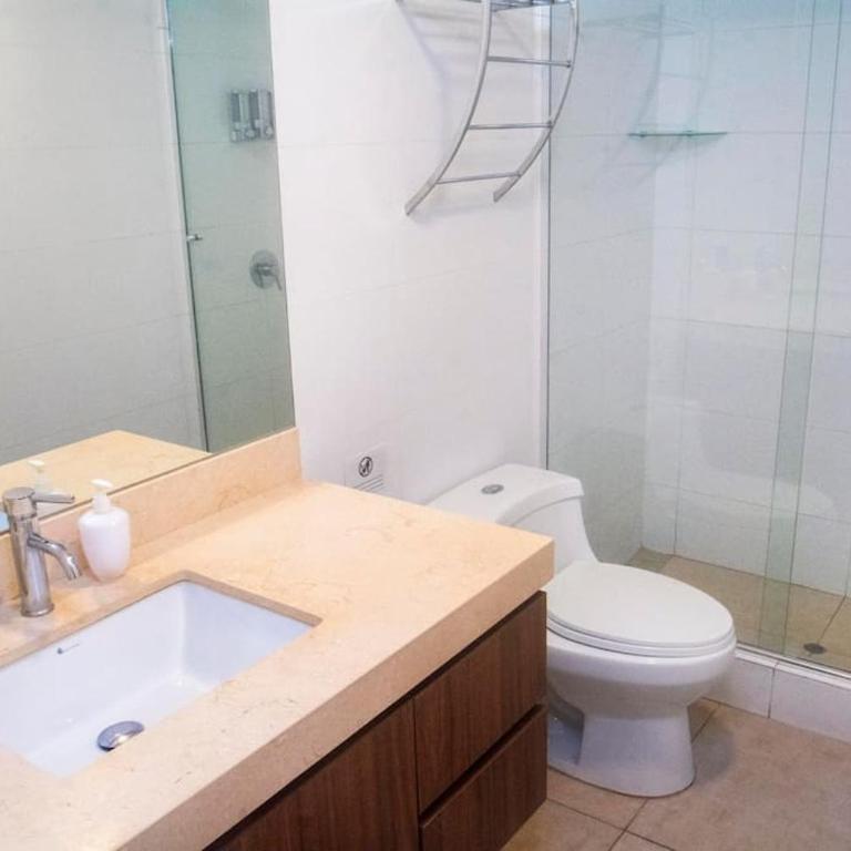Comfort and Space 3bed and 2 and haf bath centric location - One-Bedroom Apartment - 13