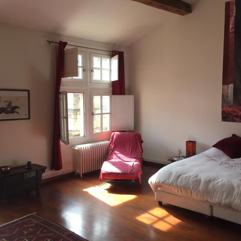 ZEN ARENA -Chambre d'Hôtes de charme à coté des Arènes - Chambre Deluxe (2 Adultes + 1 Enfant) - 2