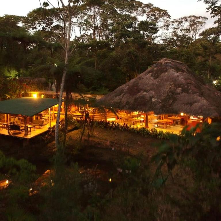 Bonita casa con piscina en amazonia - Casa de 3 dormitorios - 1