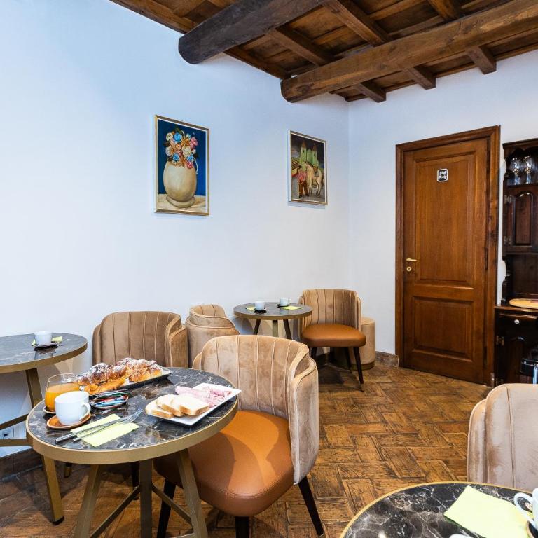 TimeRoma Suites - Camera Matrimoniale Deluxe con Vasca - 12