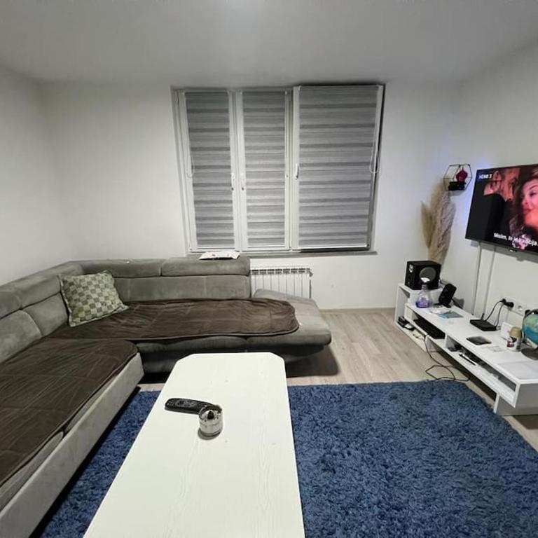 Make Apartments - One-Bedroom Apartment - 3