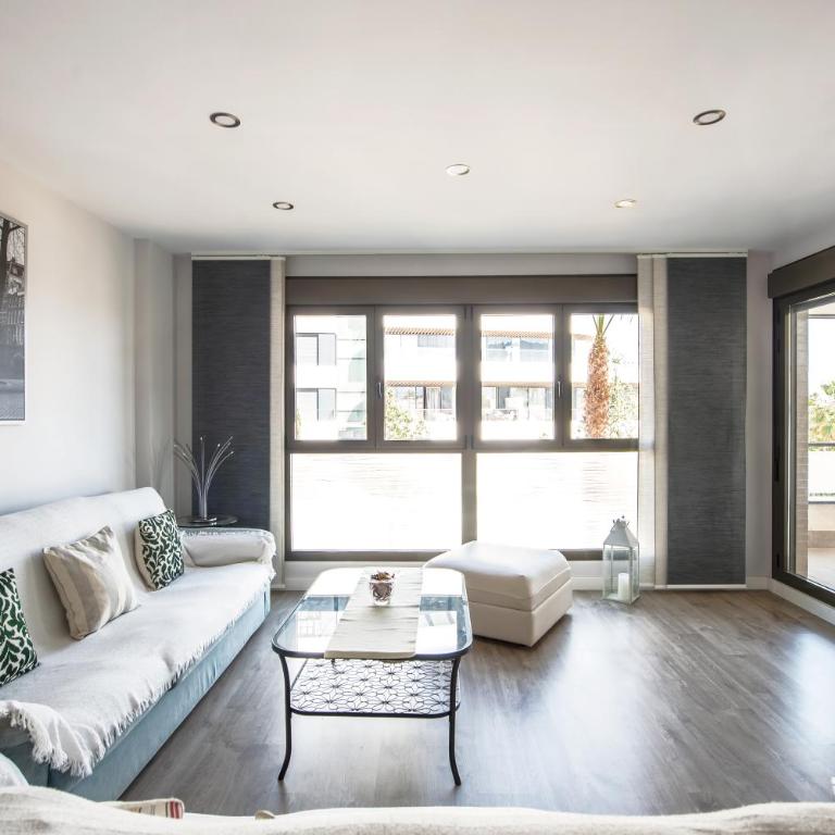 Suite Home Los Alamos sol, playa y golf , parking&Wifi - Three-Bedroom Apartment - 2