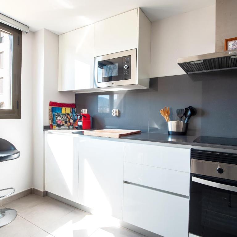 Suite Home Los Alamos sol, playa y golf , parking&Wifi - Three-Bedroom Apartment - 10