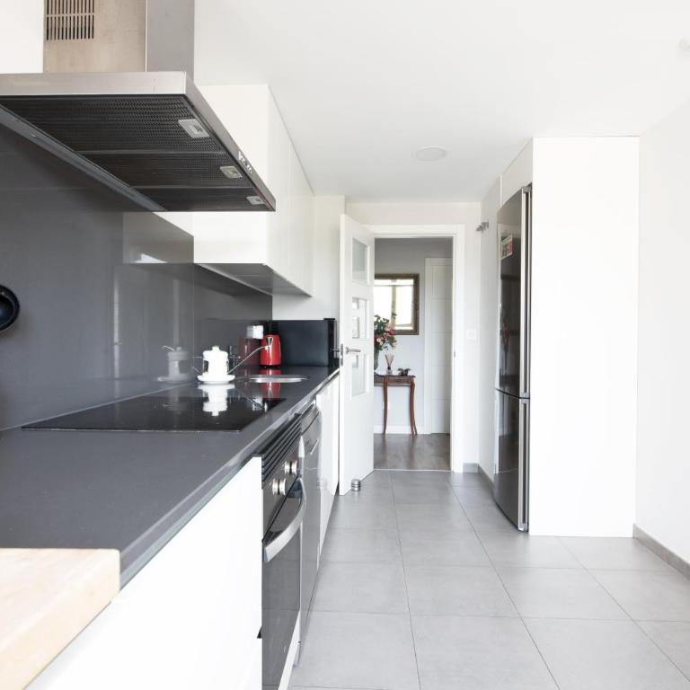 Suite Home Los Alamos sol, playa y golf , parking&Wifi - Three-Bedroom Apartment - 9