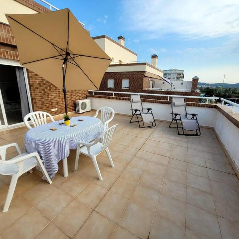 Atico esquinero en 6ª planta - Apartamento de 2 dormitorios - 1