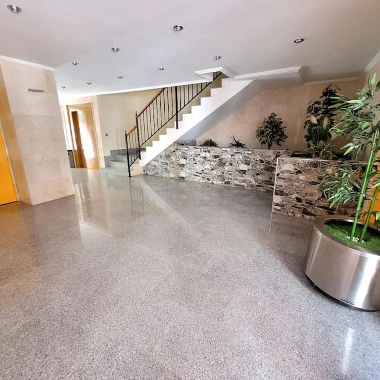 Atico esquinero en 6ª planta - Apartamento de 2 dormitorios - 33