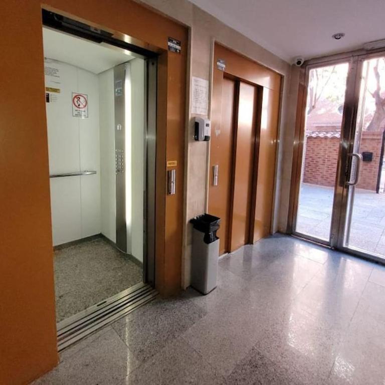Atico esquinero en 6ª planta - Apartamento de 2 dormitorios - 32