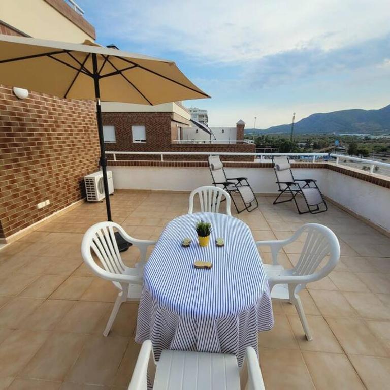 Atico esquinero en 6ª planta - Apartamento de 2 dormitorios - 24