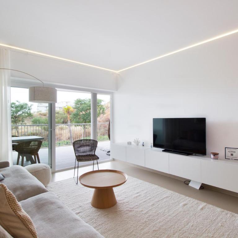 Happy Travel South Beach 5-2B - Apartment with Sea View - 6