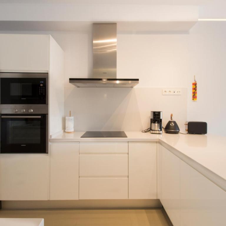 Happy Travel South Beach 5-2B - Apartment with Sea View - 10